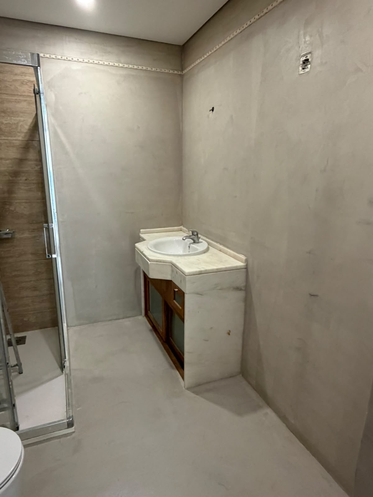Microcimento — WC finalizado