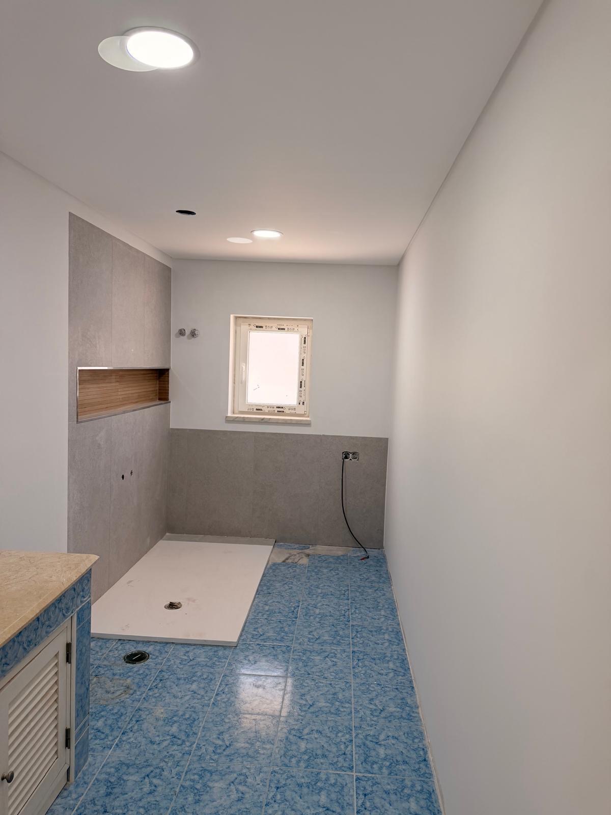 WC — base de duche e revestimento