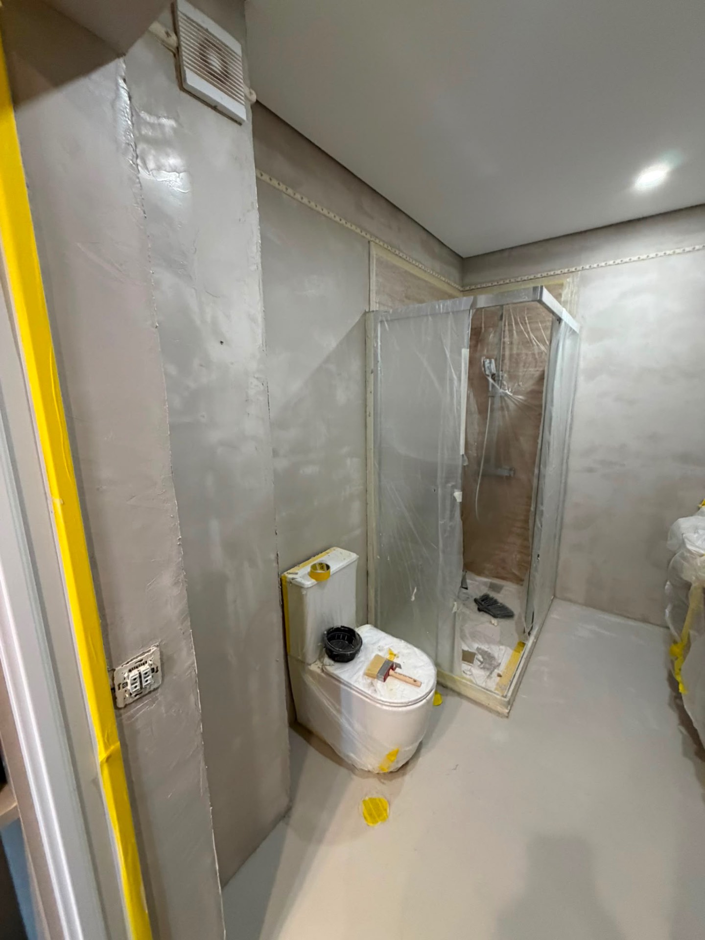 Preparação para microcimento — WC