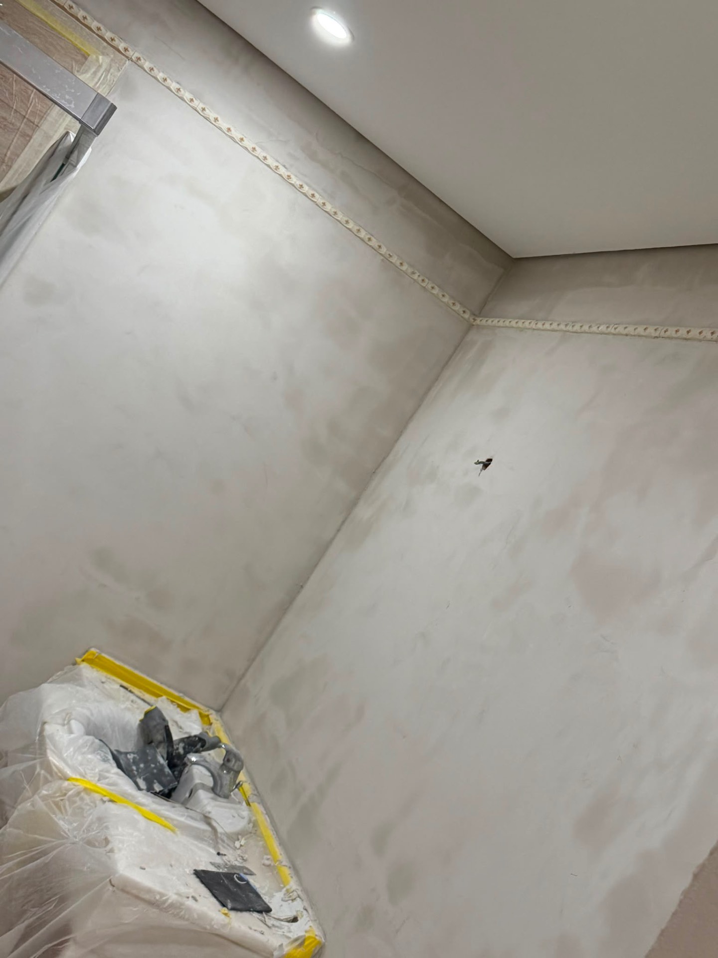 Preparação para microcimento — WC