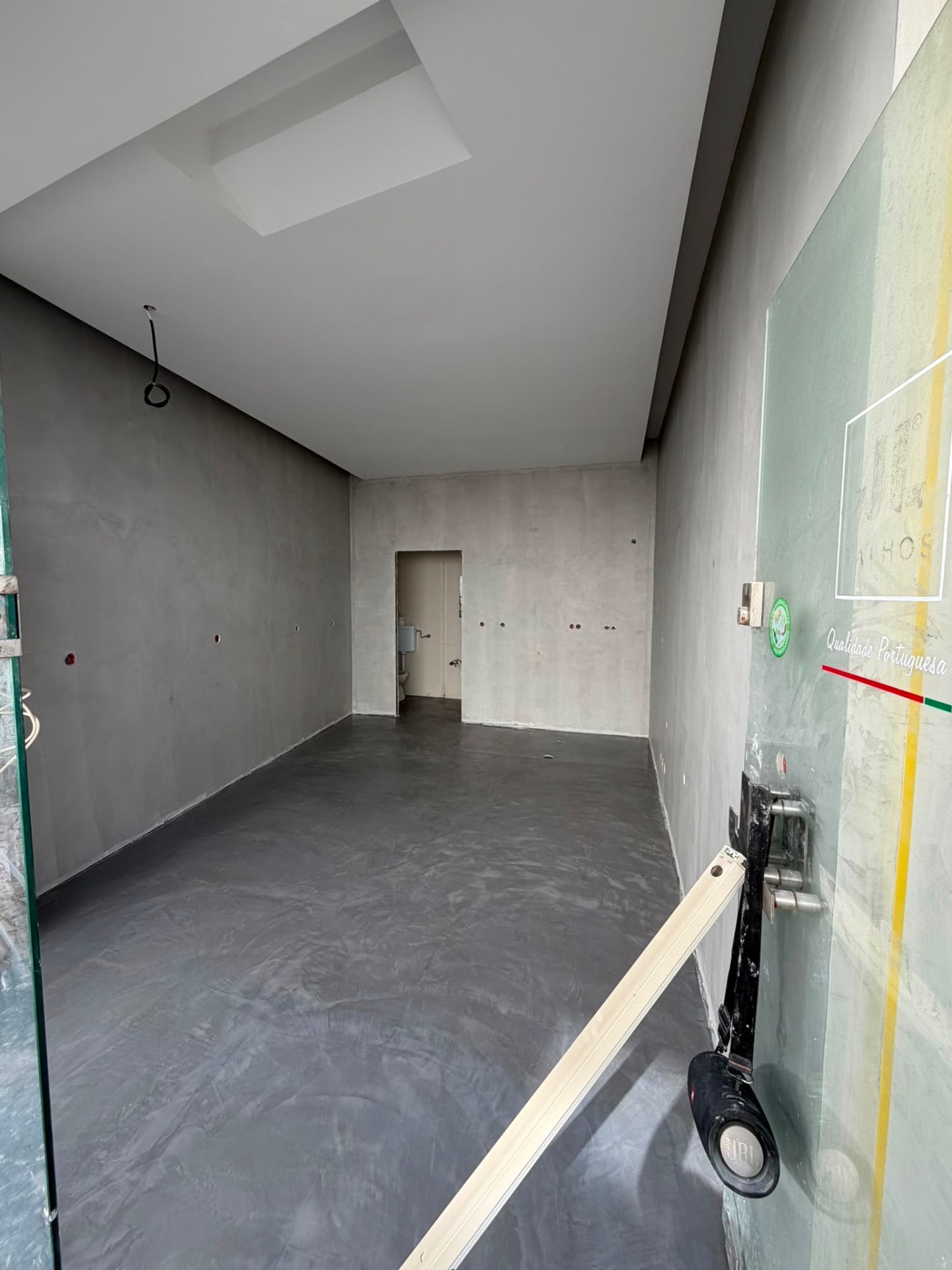 Reboco e barramento — acabamento fino