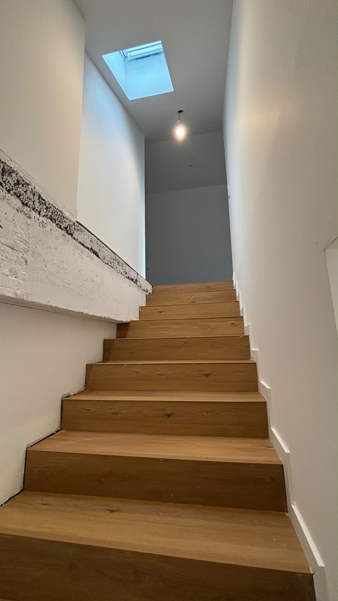 Piso flutuante em escadas