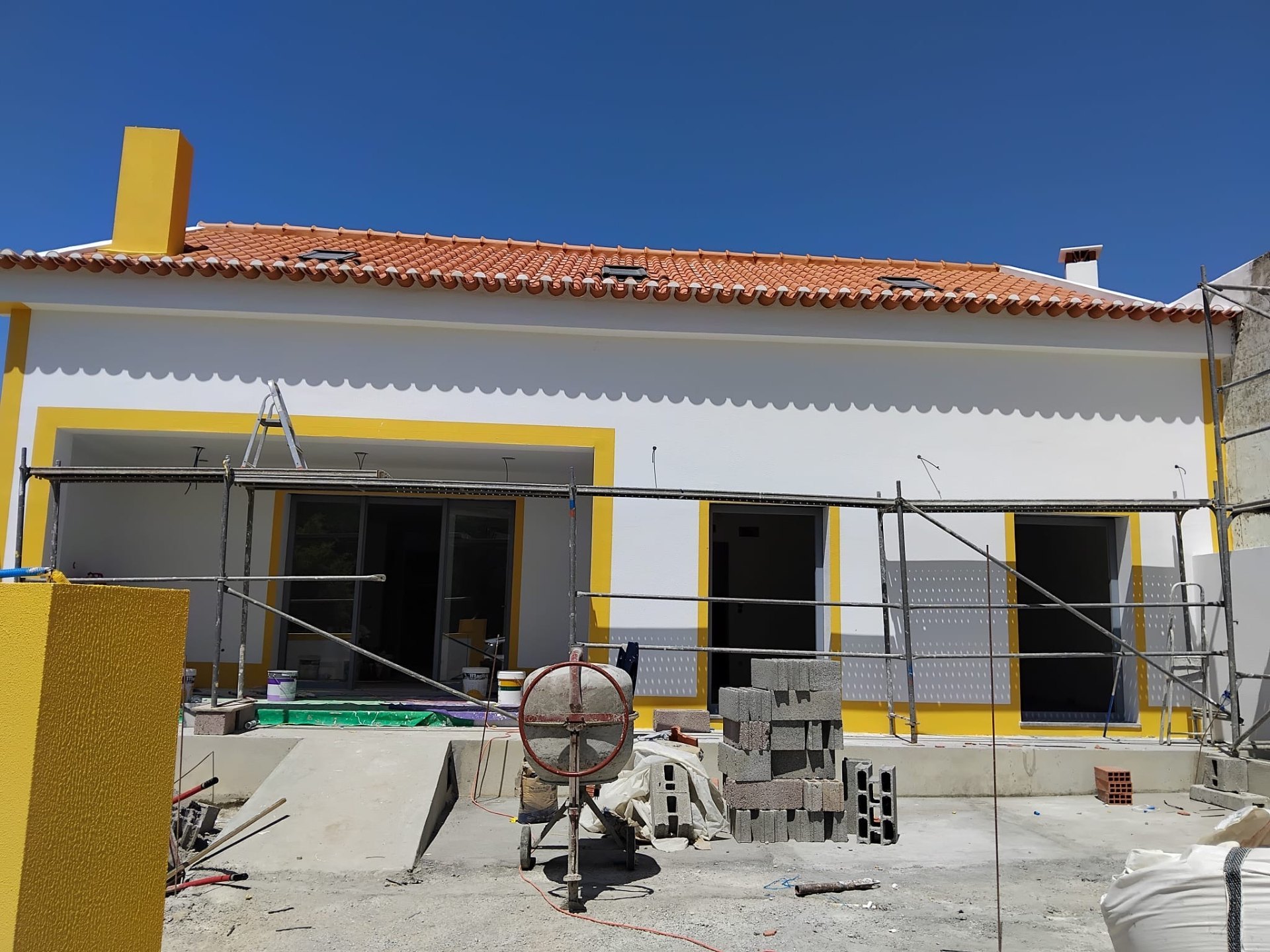 Capoto — fachada finalizada
