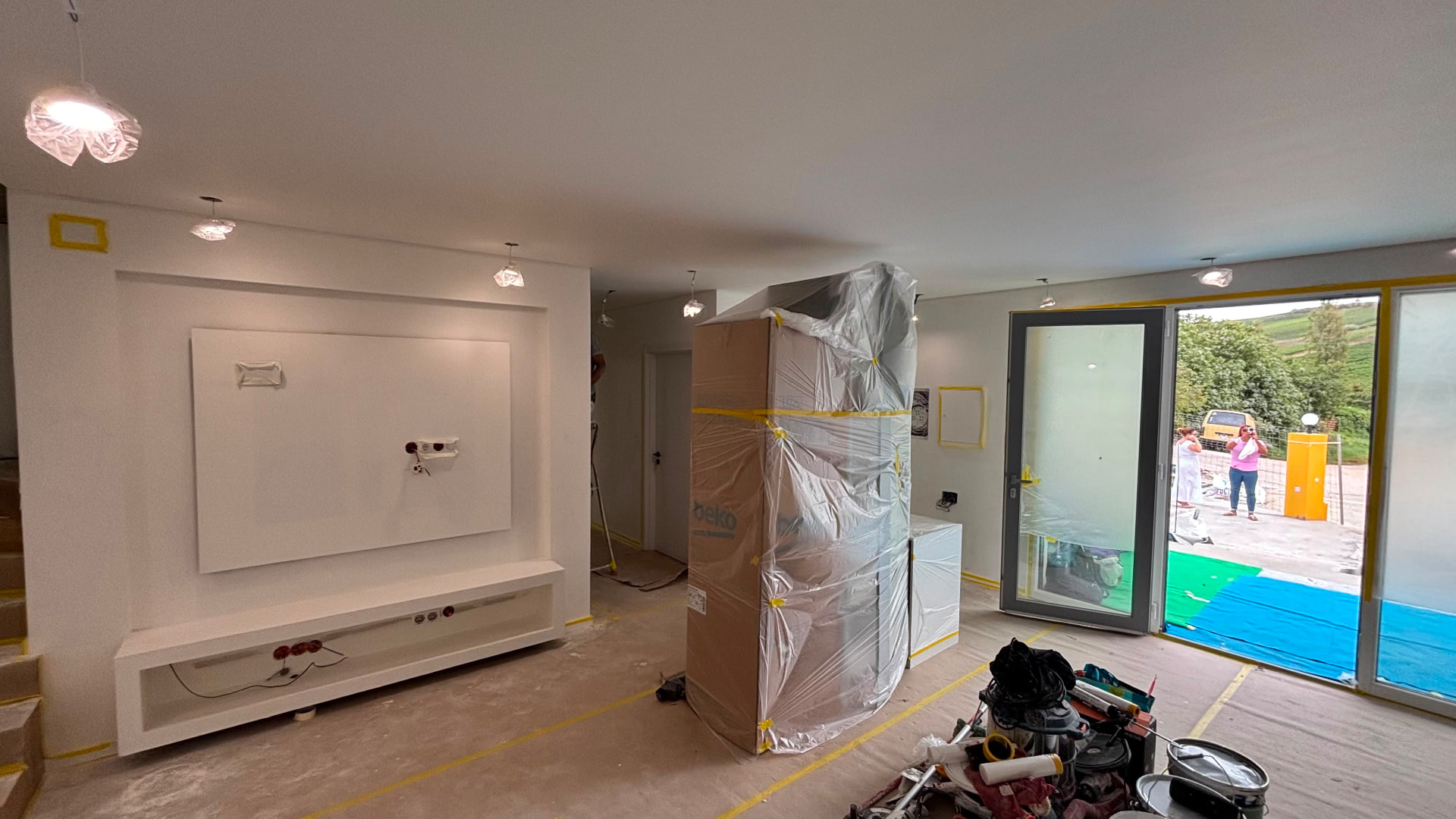 Sala com móvel de TV em pladur